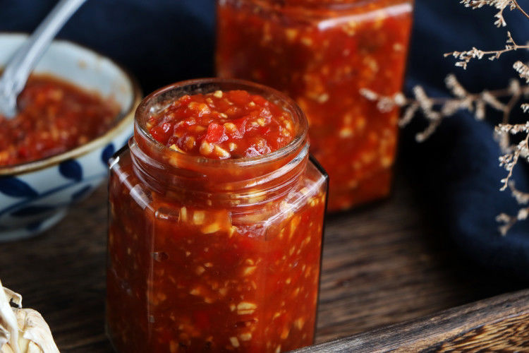 Salsa di peperoncino Chuck tipo bottiglia chiusura di chiusura per rilevamento di perdite macchina integrata