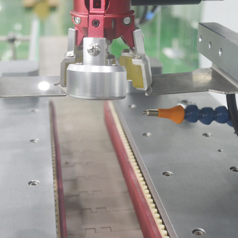 Macchina servo di copertura a testa singola completamente automatica per bottiglie chimiche giornaliere in metallo