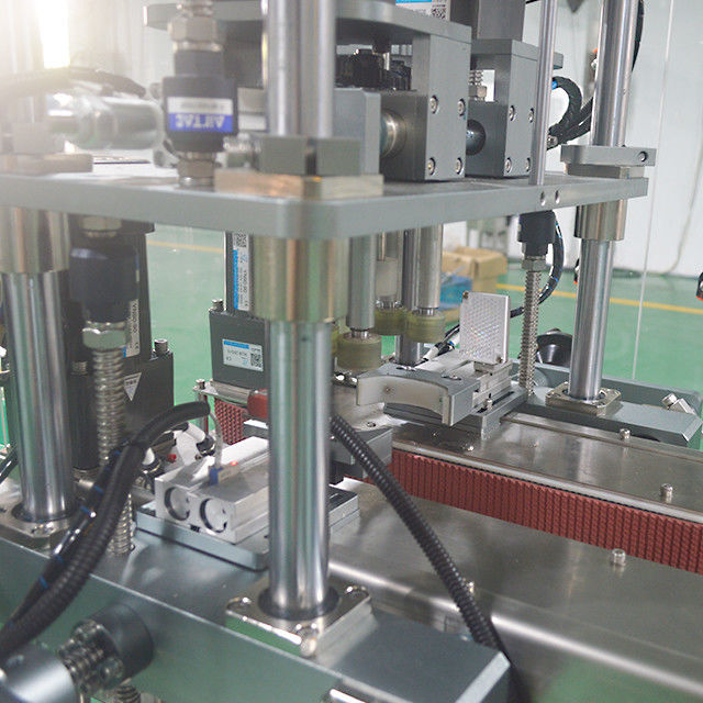 2023 Sterilizzazione del latte fresco Linea di riempimento e copertura a quattro teste per il funzionamento