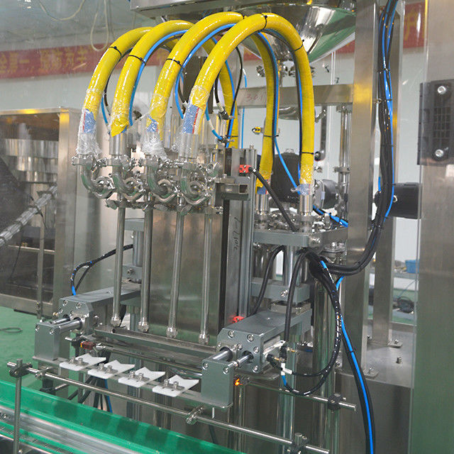 2023 Sterilizzazione del latte fresco Linea di riempimento e copertura a quattro teste per il funzionamento