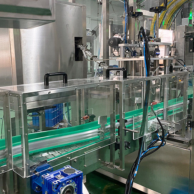 2023 Sterilizzazione del latte fresco Linea di riempimento e copertura a quattro teste per il funzionamento