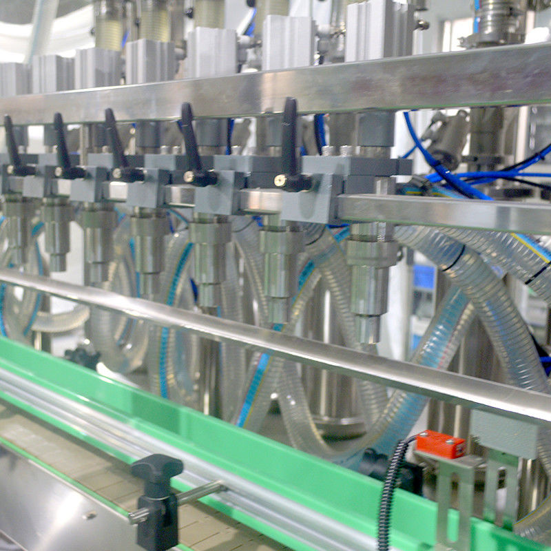 1-10L Fabbricazione di bottiglie di riempimento di sigillatura macchina per l'olio di lubrificazione olio motore olio motore soluzione di olio in impianto di produzione