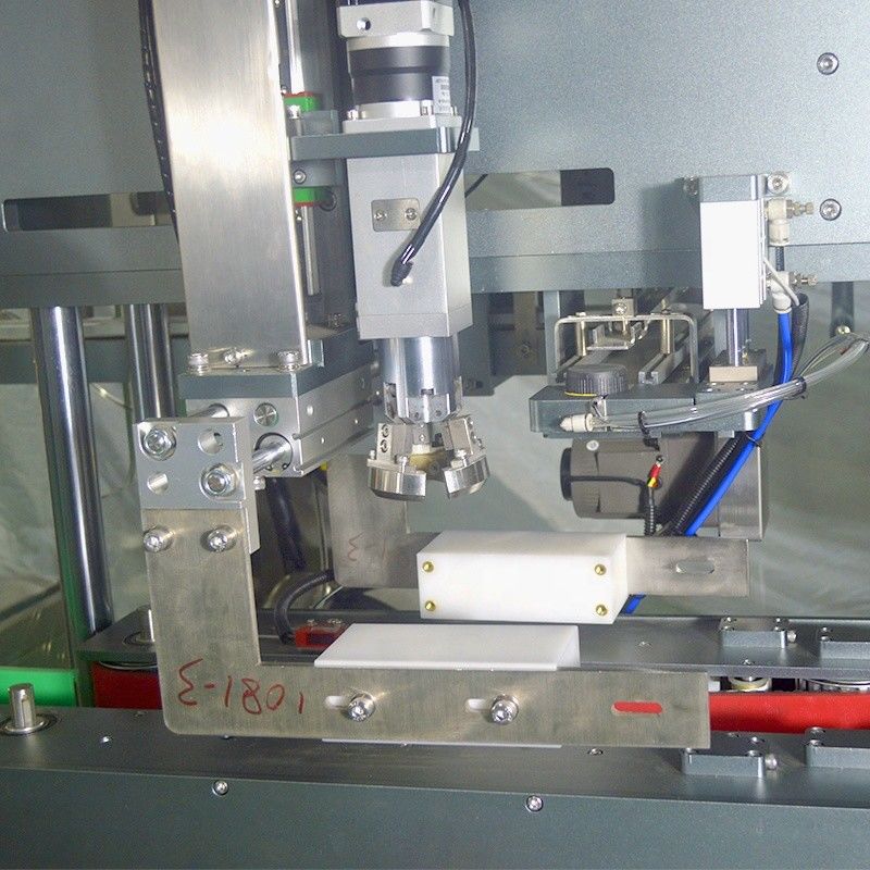 1-10L Fabbricazione di bottiglie di riempimento di sigillatura macchina per l'olio di lubrificazione olio motore olio motore soluzione di olio in impianto di produzione