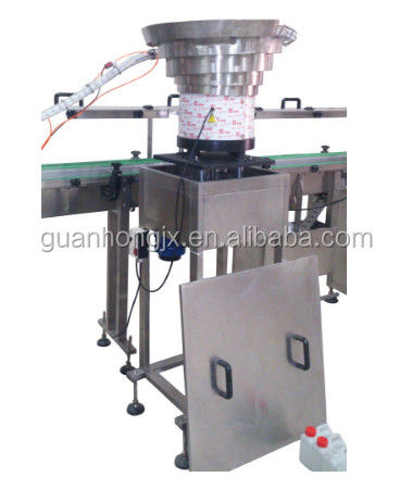 Vantaggio Macchina di selezione automatica dei coperchi metallici per l'alimentazione accurata e dei coperchi delle bottiglie