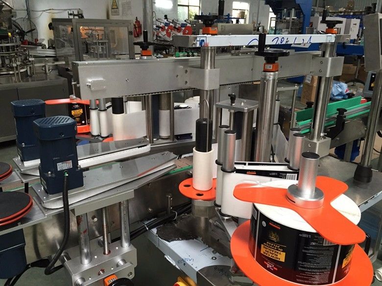 Macchina ad alta velocità per l'etichettatura a doppio lato per bottiglie piatte/speciali/quadrate/rotonde