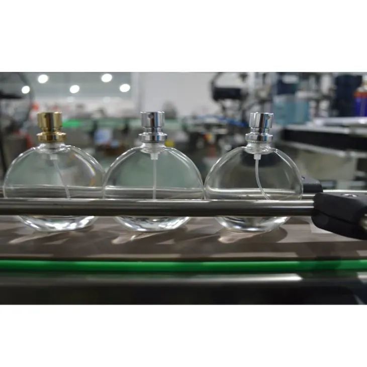 Linea di produzione avanzata di macchine automatiche di riempimento di profumi di deodoranti per bottiglie da 20 ml