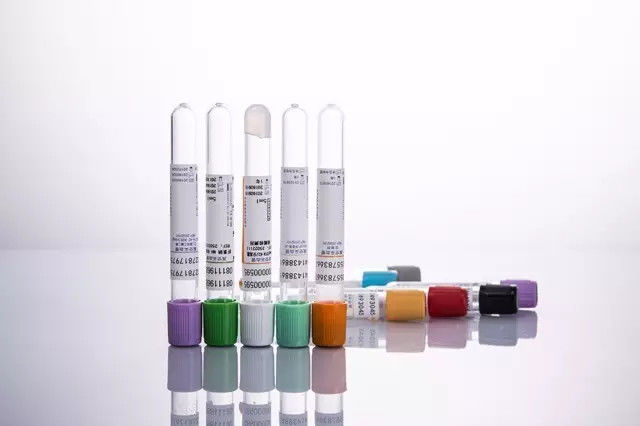 Macchina elettrica ad alta velocità per sigillare tubi di riempimento di flaconcini di piccolo volume per imballaggi metallici