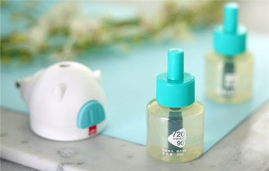 Macchina automatica ad alta velocità per copertura dritta per la linea di produzione di repellenti per zanzare