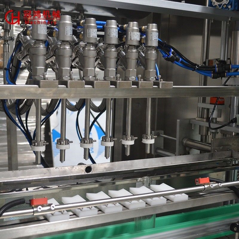 0.6-0.8MPa Macchina di sigillamento per riempimento di bottiglie di vino a pressione d'aria con errore di riempimento del ±1%