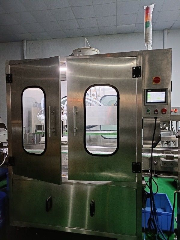Macchina di riempimento a servo pistone a 4 teste per la linea di produzione automatica di acido solforico